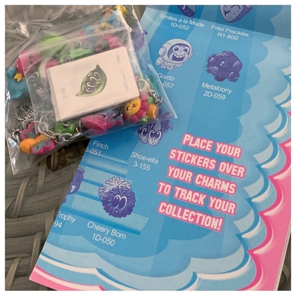 2016 Rare Lot of 15 CharmU Logo Charms Bracelet Figures Doll Stickers Blind Bag - Picture 7 of 7